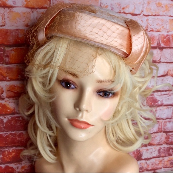 Vintage MCM Peach Satin and Velvet Tulip Style Cocktail Hat - Picture 1 of 13